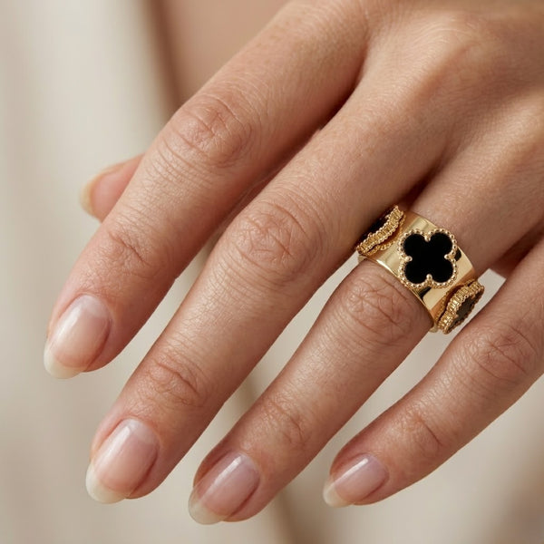 Clover stud Ring