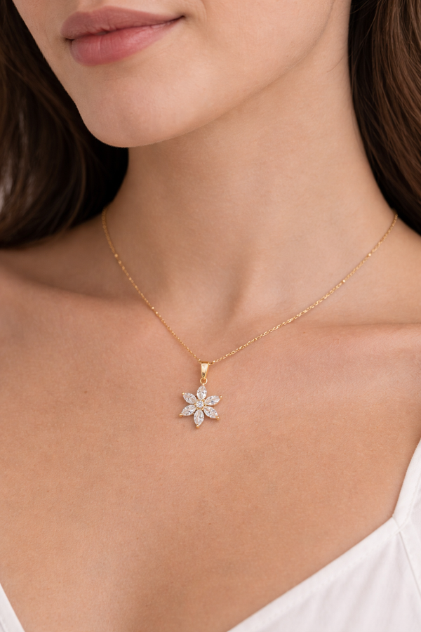 Crystal Bloomy Necklace