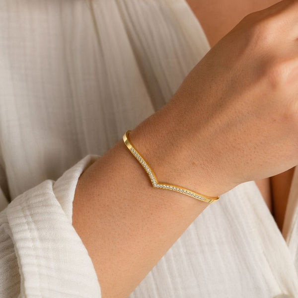 Dazzling Stone Bracelet