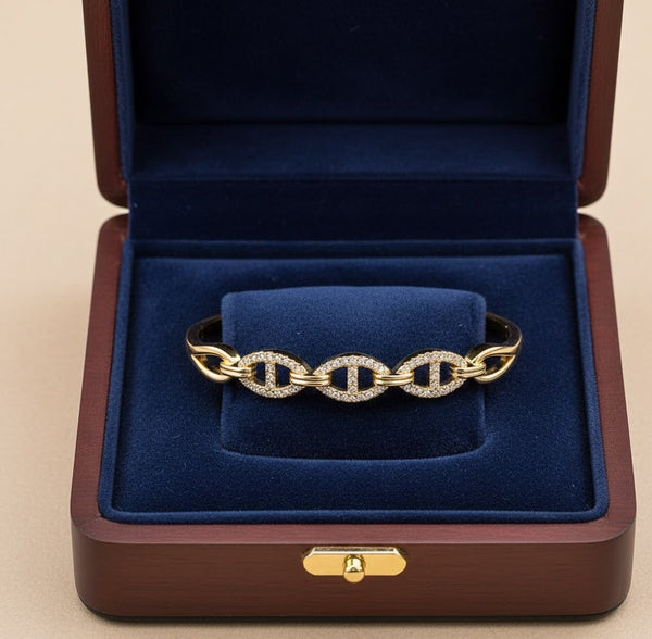 Soft Glow Chain Bracelet