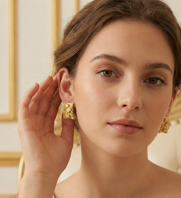 Woody Crystal Stud Earrings