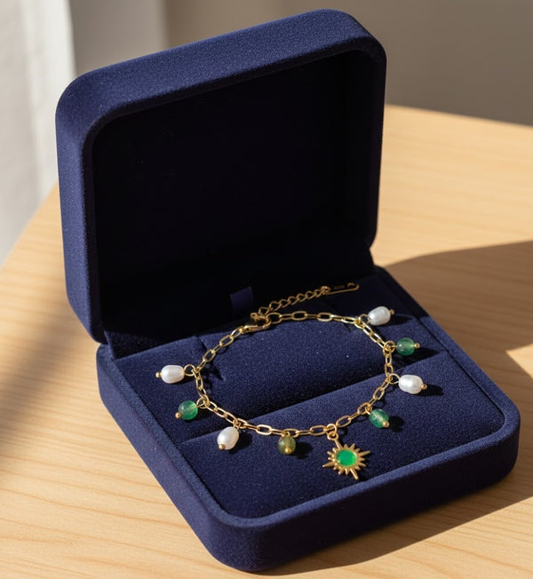Emerald Sun Charm Look Bracelet
