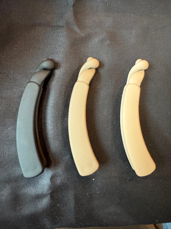 Minimal Matte Banana Clip hair claw clip worn on model – styled for women