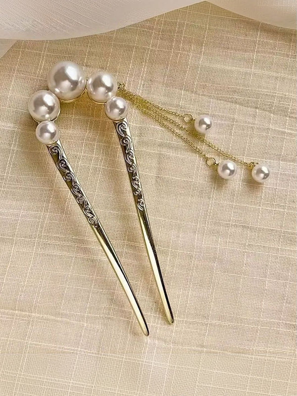 Close-up of the Gold U-Shaped Pearl Hair Fork with Tassel Chains showing chain links