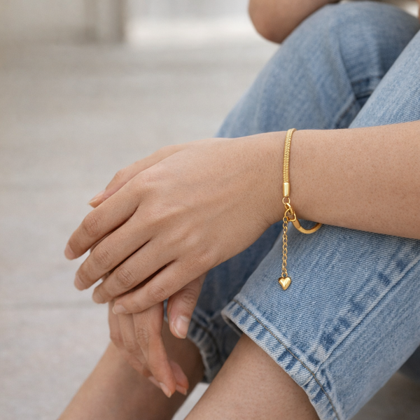 Wiper chain heart dangle bracelet
