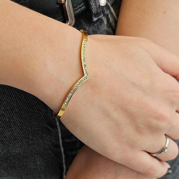 Dazzling Stone Bracelet