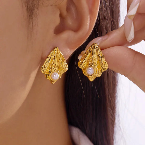 Pearl on the Shore Earrings