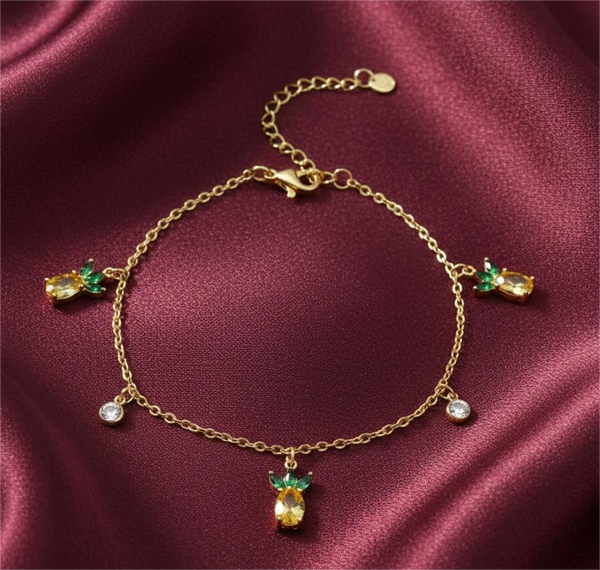 Dainty Crystal Pineapple Bracelet