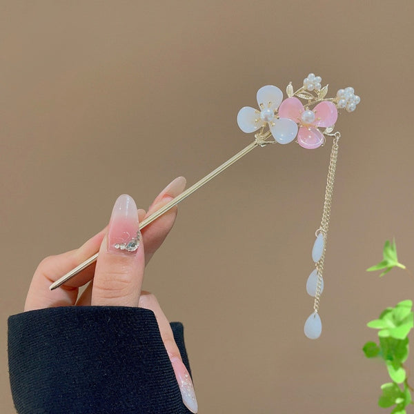 Blushing Flora Hair Pin hair clip worn on model – styled for women
