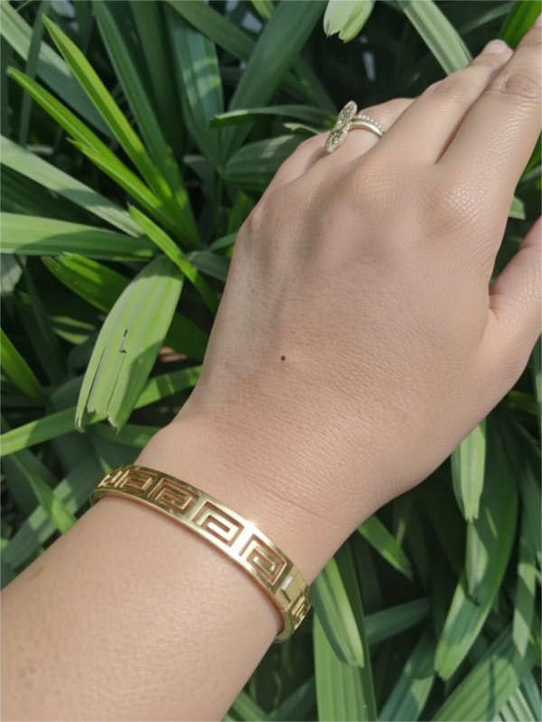 Gilded Maze Bracelet