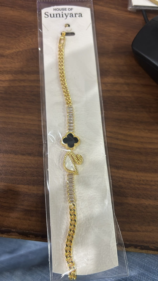 Swan Clover Bracelet