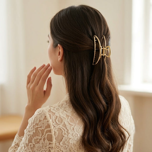 Gold Metal Claw Clip hair claw clip – alternate angle