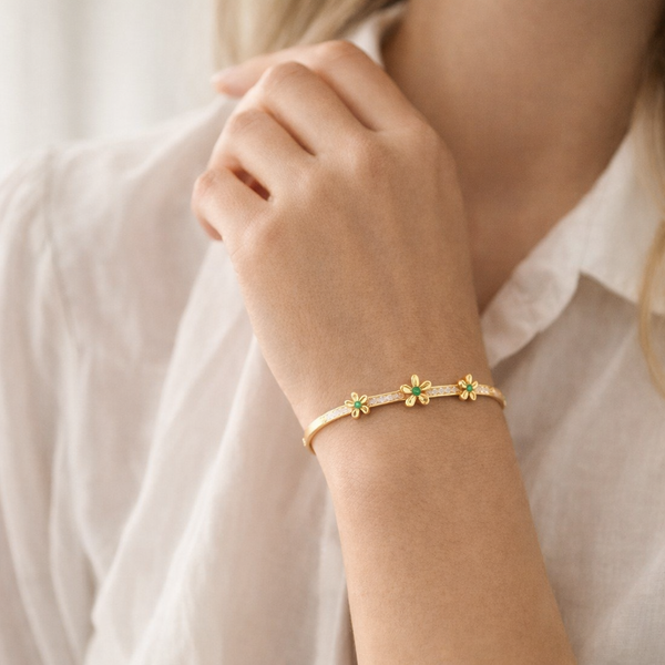 Gold Mini Daisy Bracelet