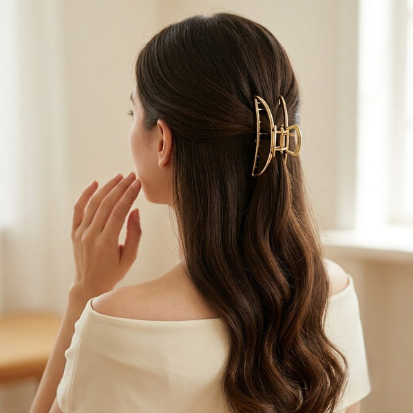 Close-up detail of the Gold Metal Claw Clip hair claw clip