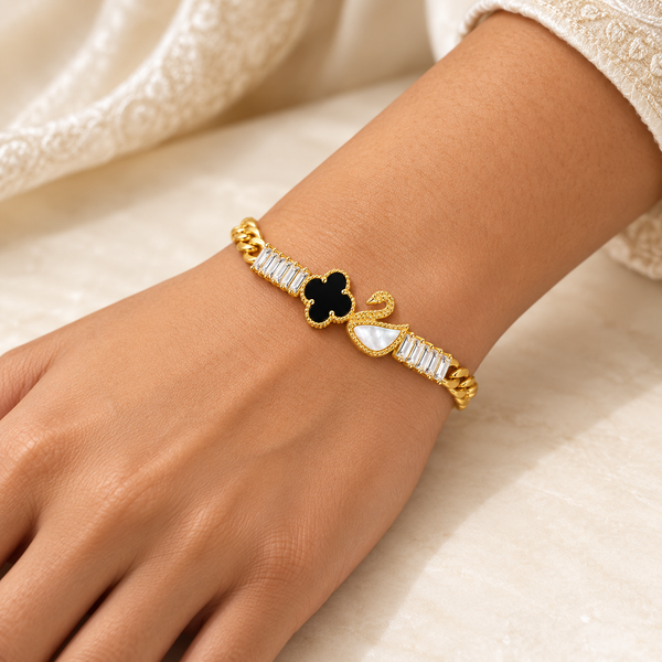 Swan Clover Bracelet
