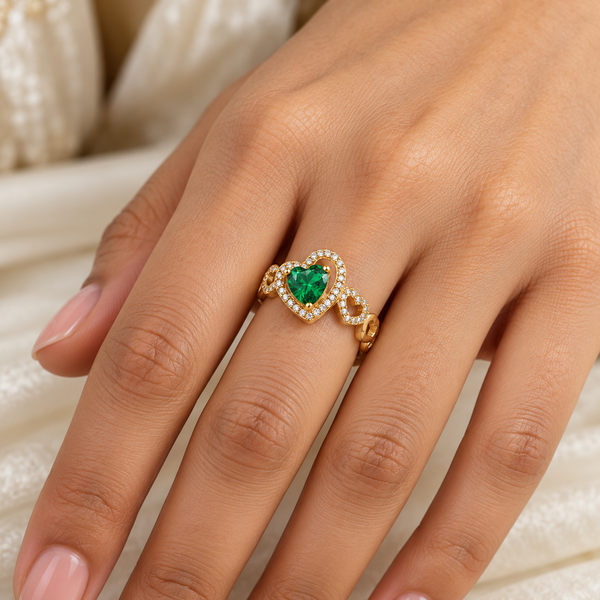 Emerald Halo Heart Link Ring