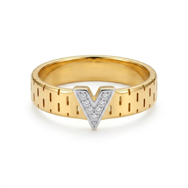 V studded Link Ring