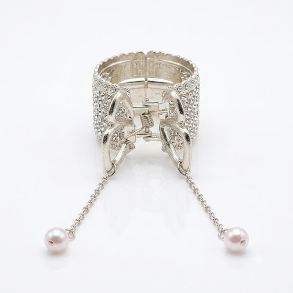 Rhinestone Studded Pearl Tassel Pony Clip