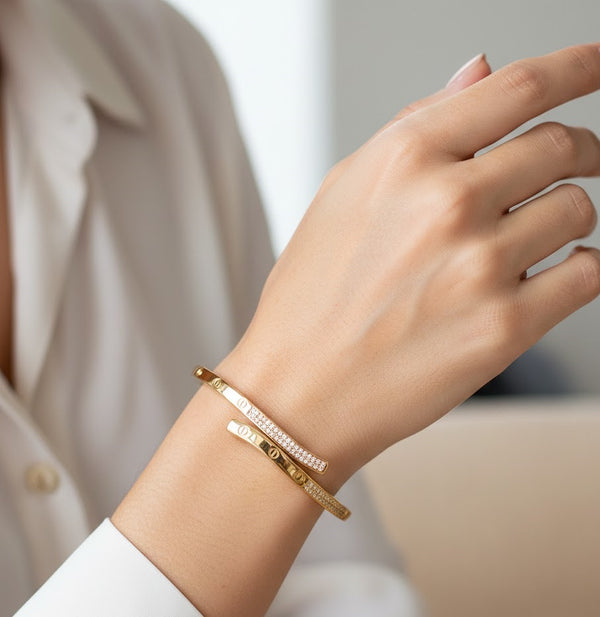 Cart Wave Stud Bracelet