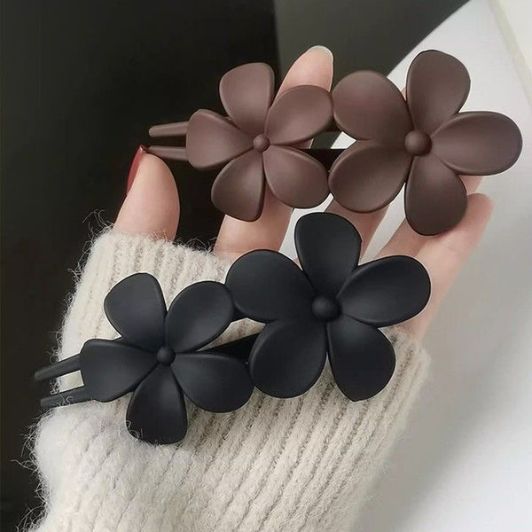 Matte Double Flower Hair Clips hair claw clip worn on model – styled for women