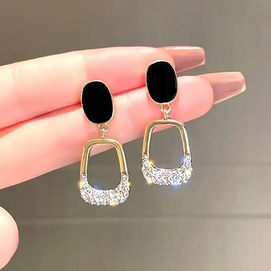 Shimmer of Night Earrings