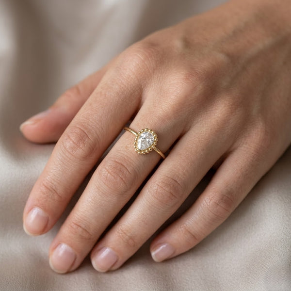 Simple Gold Diamond Ring