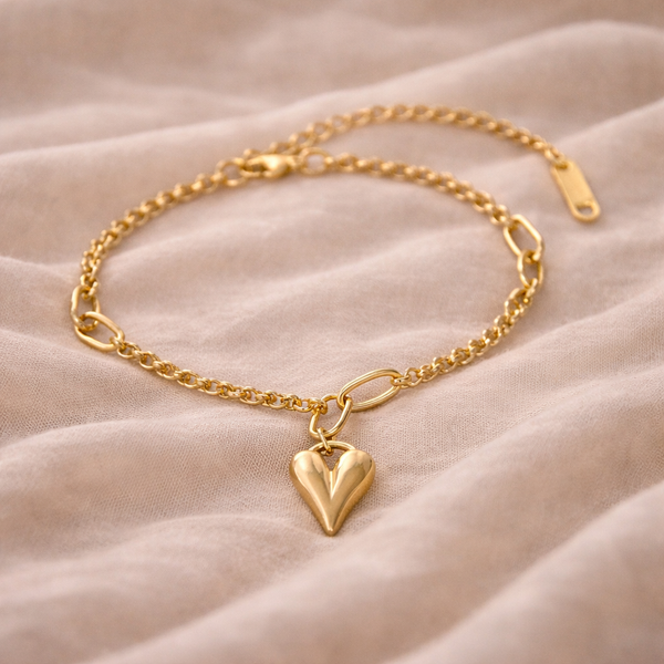 Link chain heart bracelet