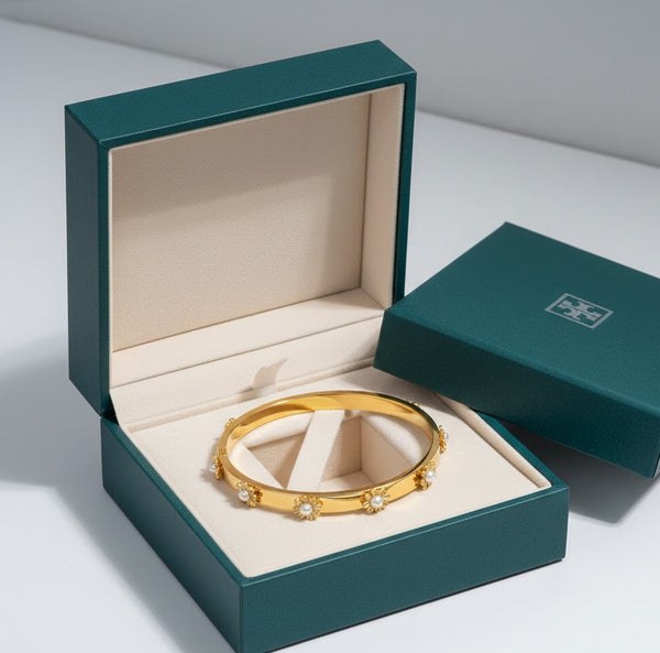 Ayna Flower Stud Bangle