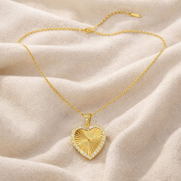 Rays in Heart Necklace