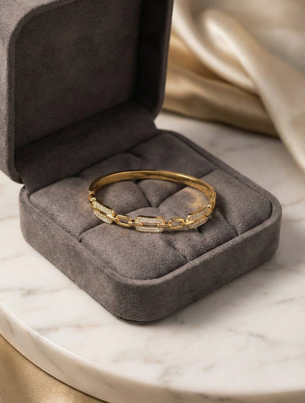 Link Studded Buckle Bracelet