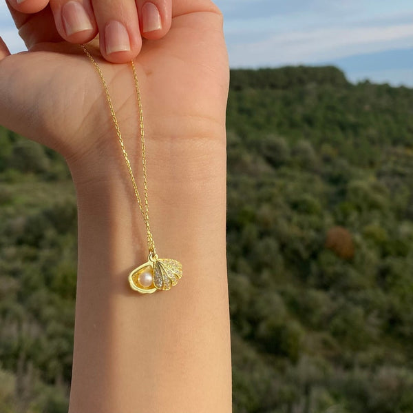 Open Shell Pearl Necklace