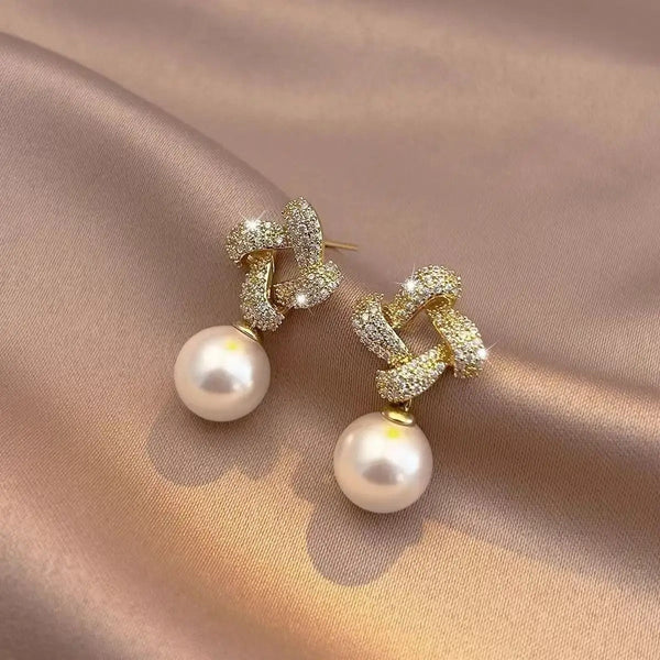 Geometric square pearl earrings