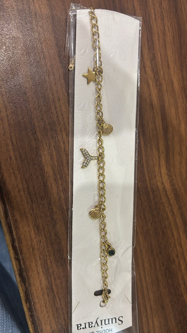 Studded Fin Charms Bracelet