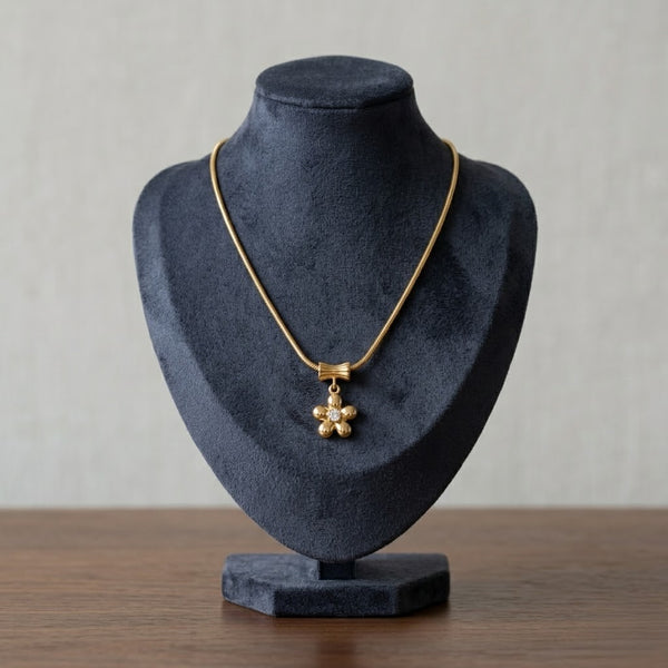 Dainty Daisy Necklace