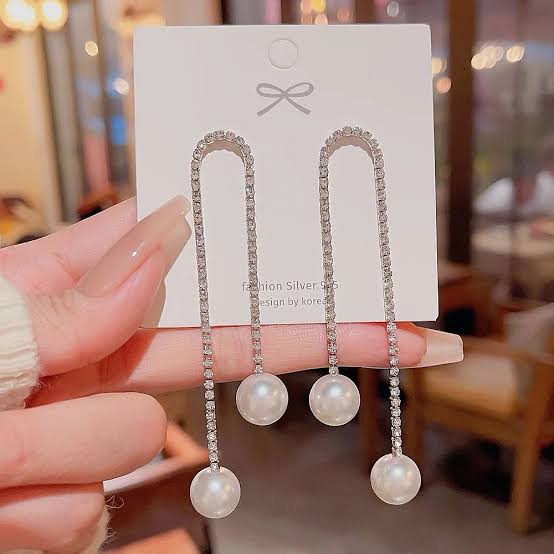 U Pearl drop Earrings