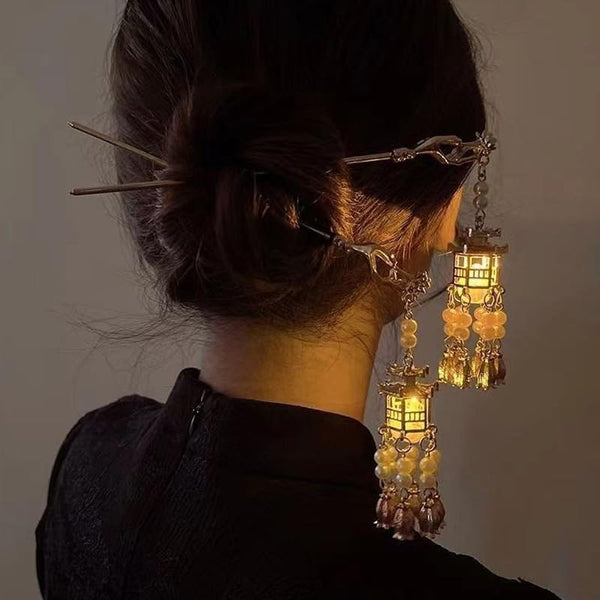 Retro Glowing Lantern Hairpin hair clip worn on model – styled for women