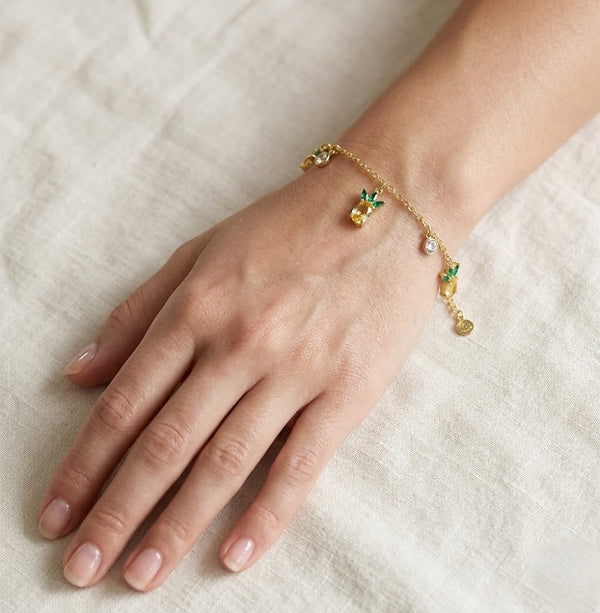 Dainty Crystal Pineapple Bracelet