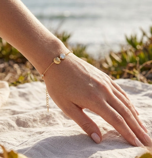 Gold oyster crystal Chain Bracelet